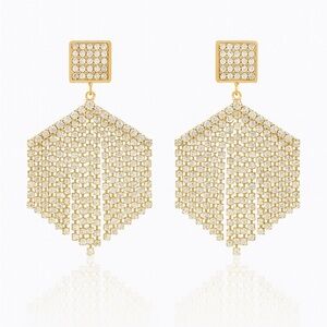 ⚜️ Elegant Gold Dangle Earrings